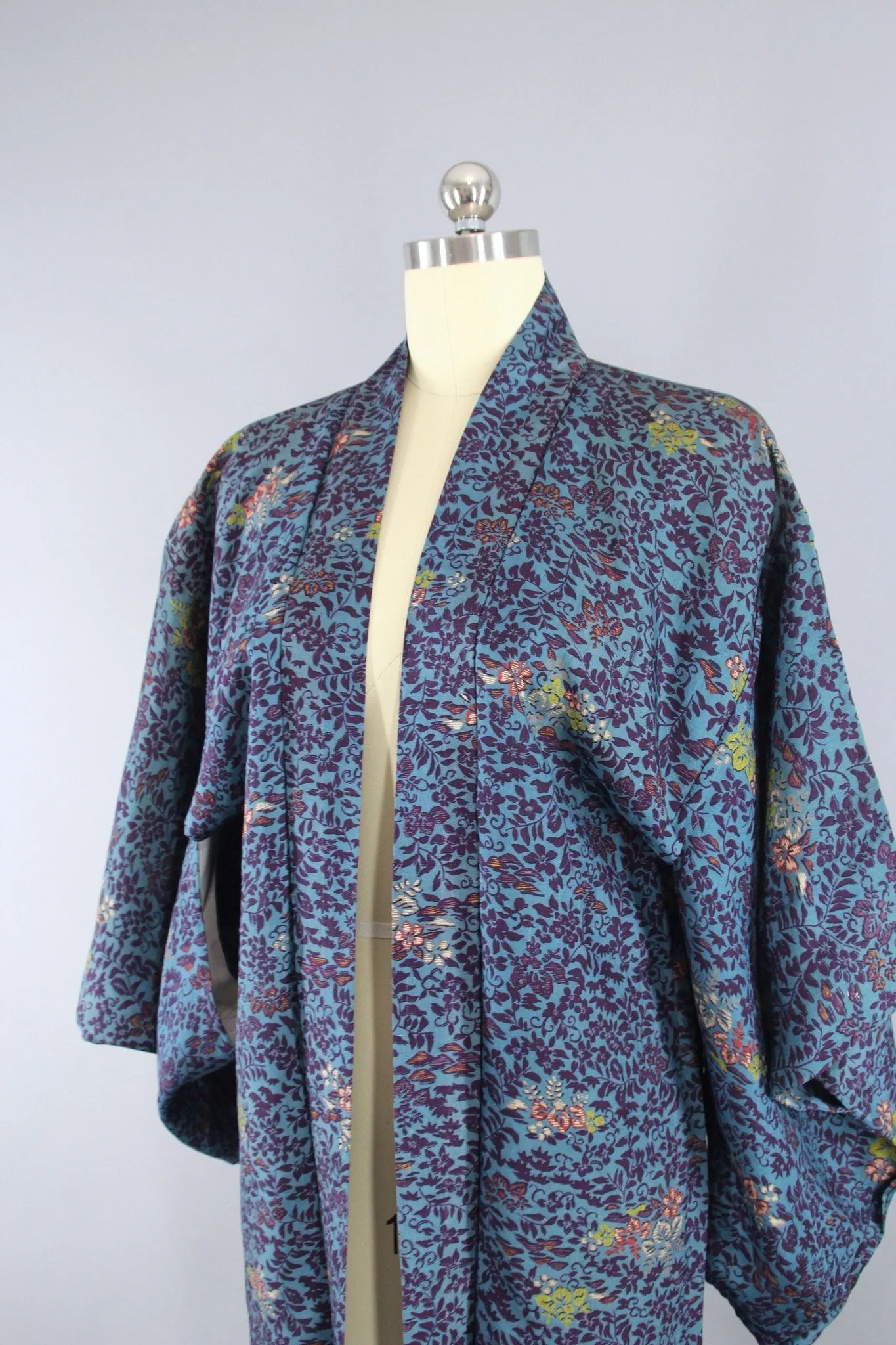 1950s Vintage Haori Kimono Cardigan Jacket in Blue & Purple Floral Print