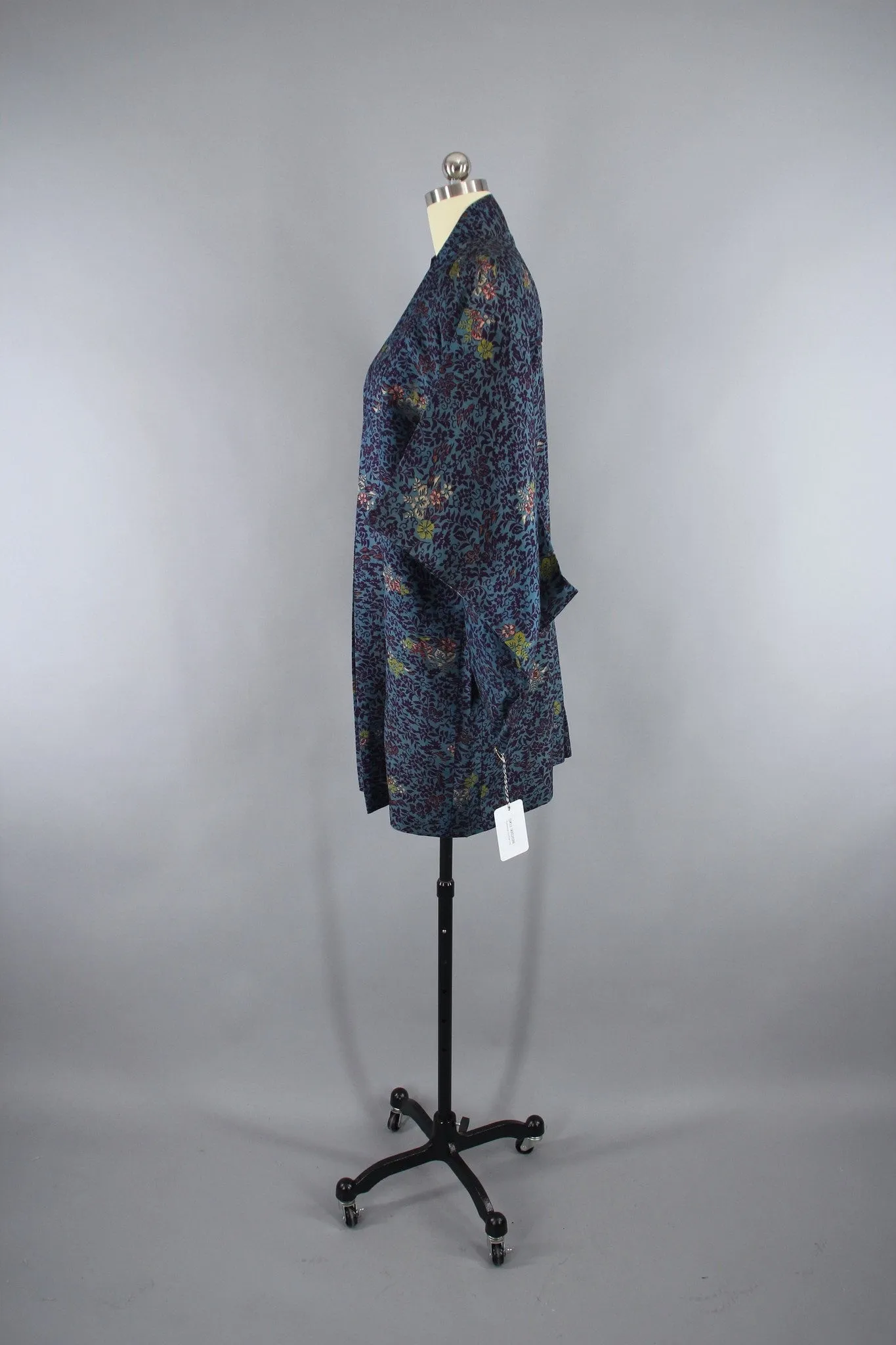 1950s Vintage Haori Kimono Cardigan Jacket in Blue & Purple Floral Print