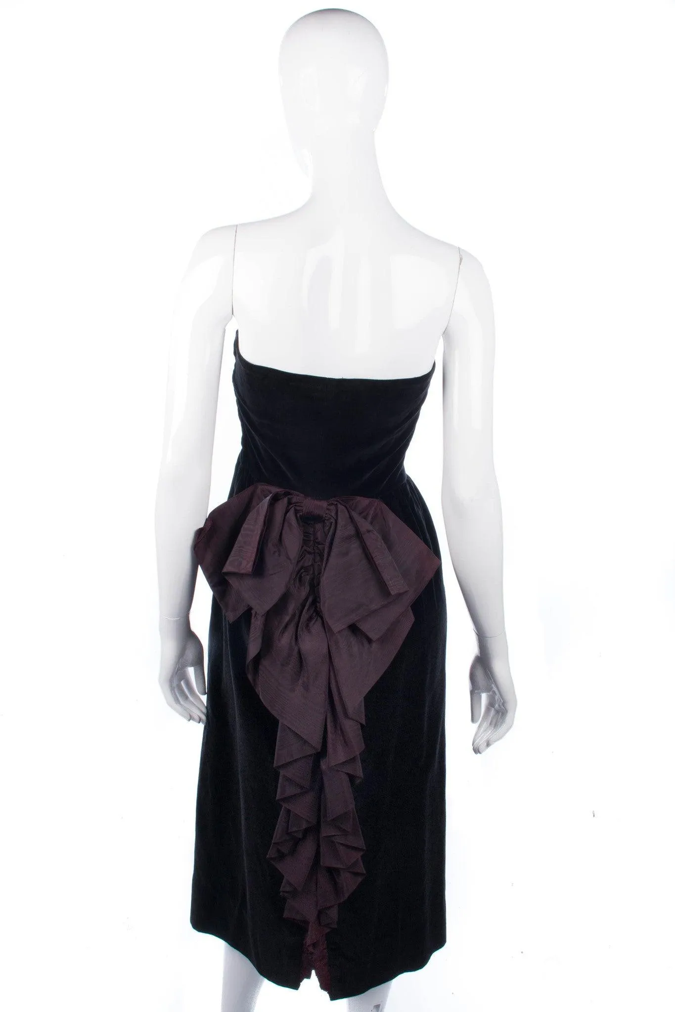 Fabulous Vintage Black Velvet Cocktail Dress with Silk Bow UK Size 6/8