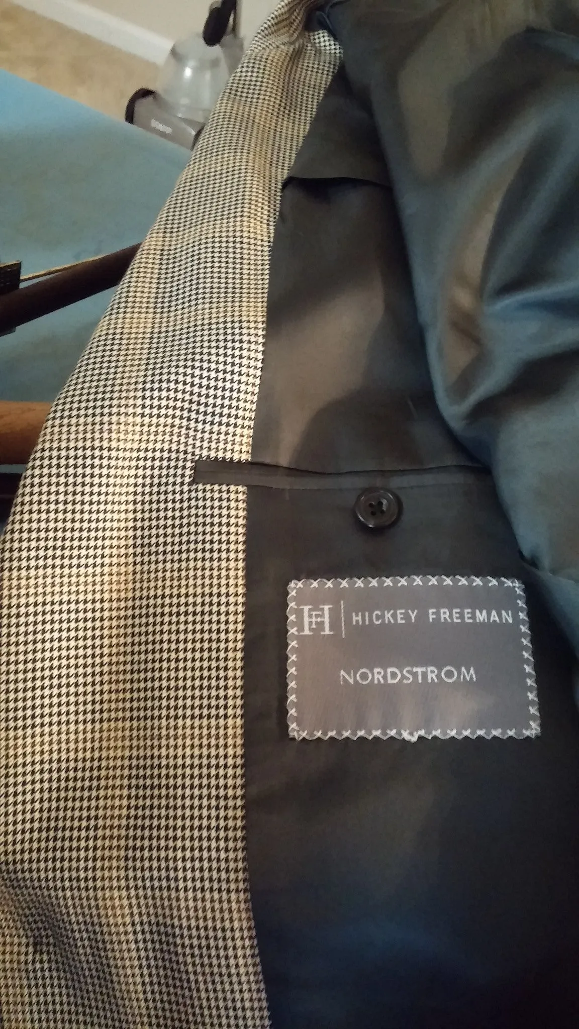 Hickey Freeman- Silk/ Wool Sport Houndstooth Sport Coat- Size 42L