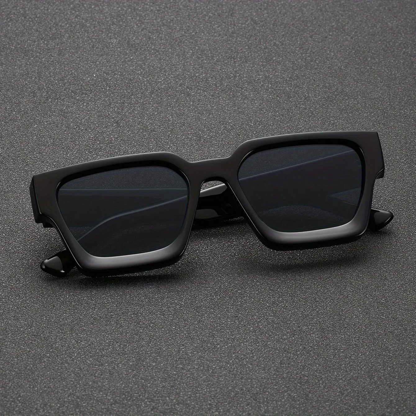 Stylish Unisex Y2K Sunglasses with Thick Square Frames